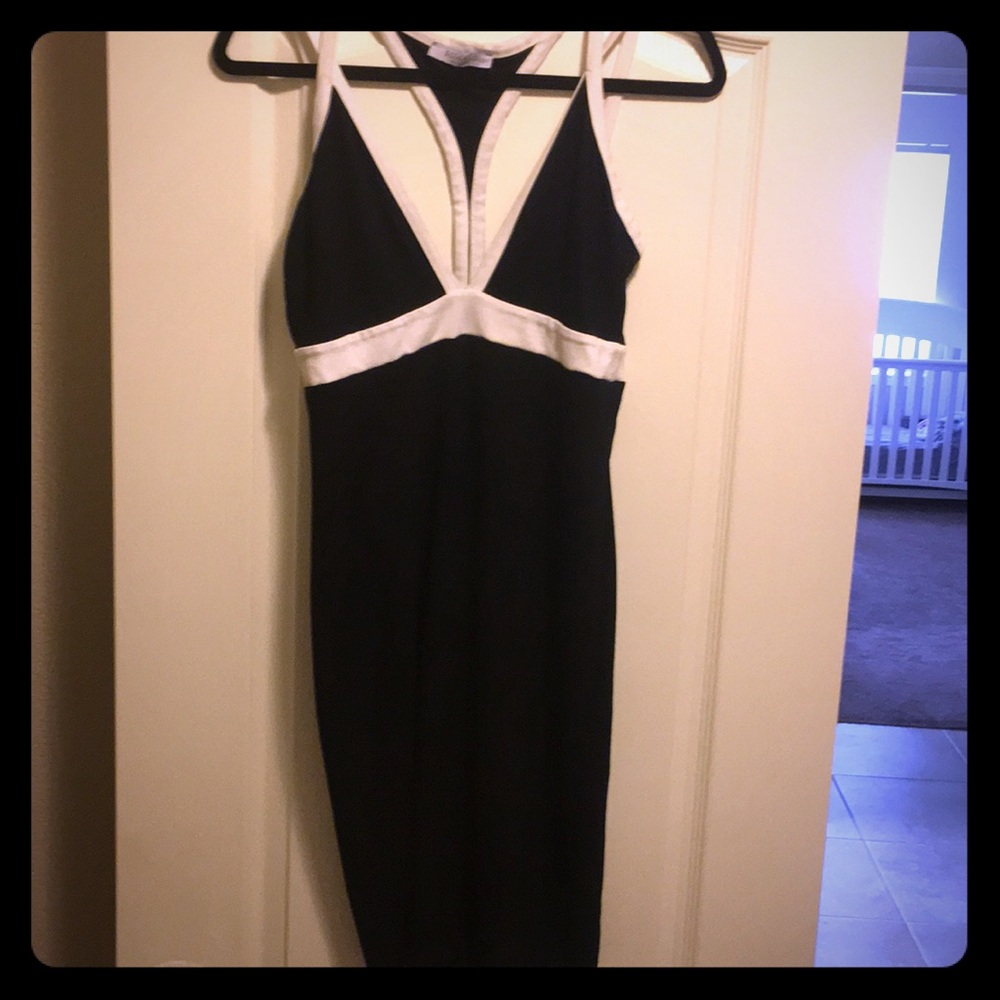 Black and white strappy body on dress(medium)